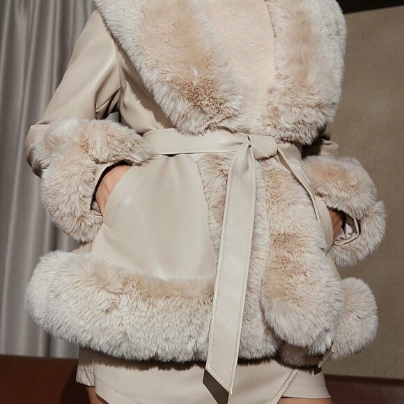 Beige Women's Fuzzy Collar Belted Coat - Picture 8 of 8